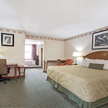 Ramada By Wyndham Flemington Hotel Luaran gambar