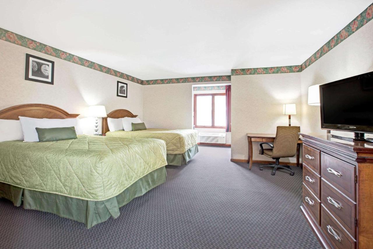 Ramada By Wyndham Flemington Hotel Luaran gambar
